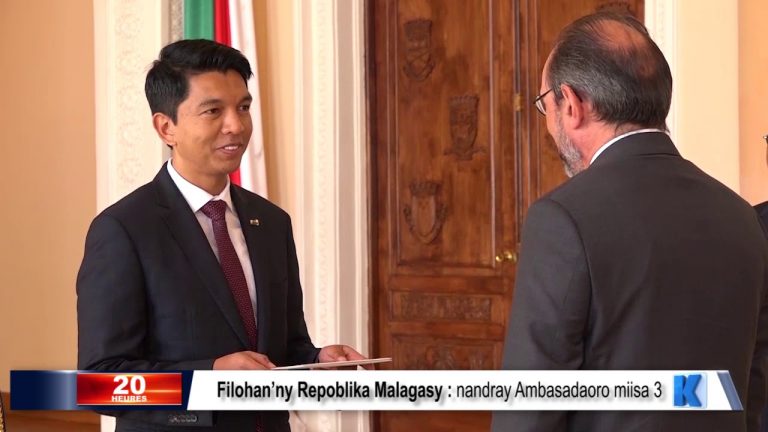 Filohan’ny Repoblika Malagasy : nandray Ambasadaoro miisa 3