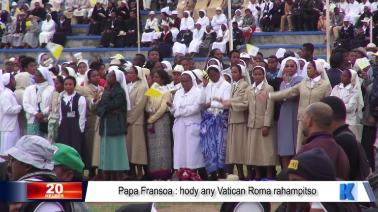 Papa Fransoa : hody any Vatican Roma rahampitso